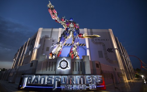 Universal Orlando’s newest attraction, TRANSFORMERS: The Ride – 3D, has reached its one-millionth rider milestone just over a month after making its official debut at Universal Studios Florida.  The high-tech, mind-blowing ride experience places guests in the middle of an intergalactic battle where they join Optimus Prime and the Autobots in a fight to save mankind from Megatron and the Decepticons.  The ride is a must-see attraction at Universal Studios Florida and receives rave reviews from guests of all ages.